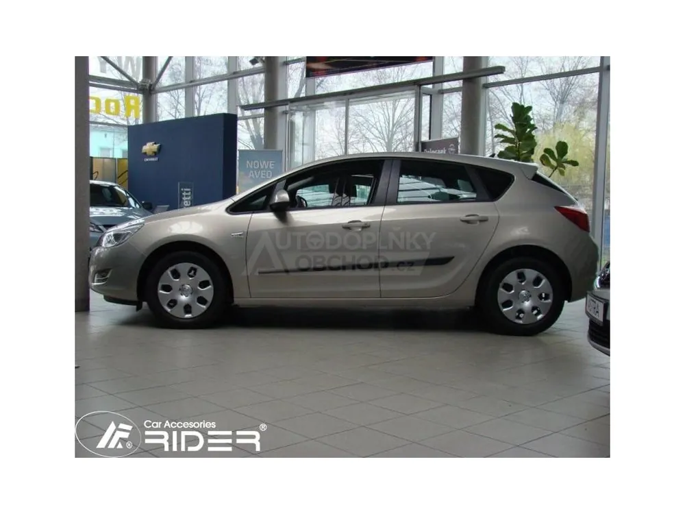 Boční lišty dveří Opel Astra J 2010-2015 Zlevněný